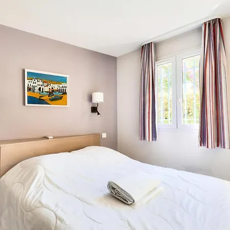 La Pinede - Maeva - Bord De 2 Pieces + Coin 6 Personnes - Prestige Mae-7691 * Hyères